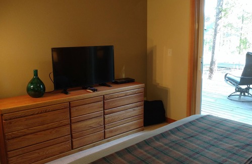 Sunriver House | Lovely, light, bright home in the woods! SHARC passes included! Hot tub!