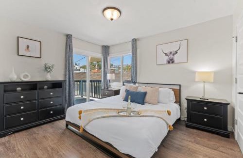 Sunset Cliffs House | LOVELY Ocean View Beach House 3BR Sleeps 9
