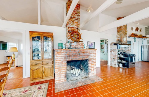 Elk House | Lovely oceanfront home with large deck, panoramic views, firepit, & W/D