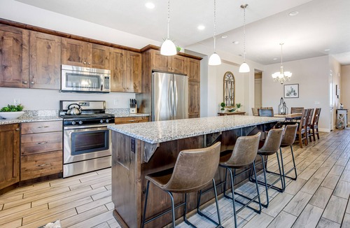 Santa Clara House | Lovely Retreat with Snow Canyon Views, Shared Pools, Private Hot Tub, AC, WiFi