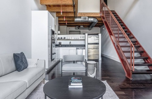 The Villas Apartment | Lovely Santana Row 1BR w/ A/C & W/D, nr highways & mall, by Blueground