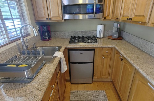 Green Valley Lake Cabin | Lovely Studio cabin in peaceful Green Valley Lake.