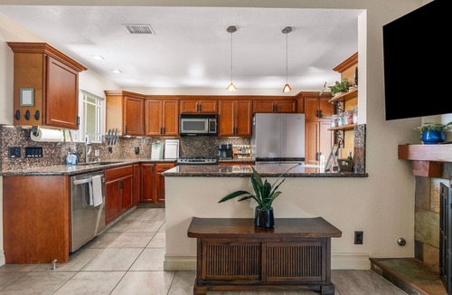North Tustin House | Lovely Tustin Home w/Outdoor Kitchen: 3 mi to Zoo