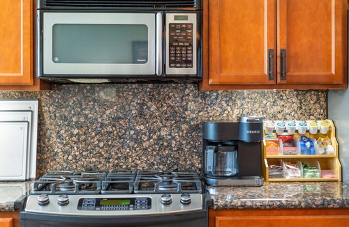 North Tustin House | Lovely Tustin Home w/Outdoor Kitchen: 3 mi to Zoo