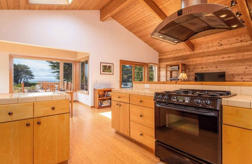Sea Ranch House | Lovely views, walk to Shell Beach, EV charger!