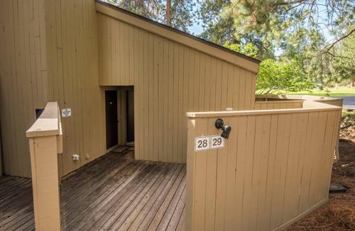 Black Butte Ranch Condo | LR029 | Lodge Condo with a King Bed and private fenced in patio.