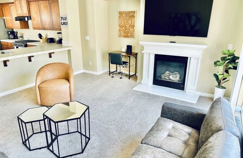 Northwest Reno House | Luminous Spacious Retreat/3Bathrooms/Sleeps 13