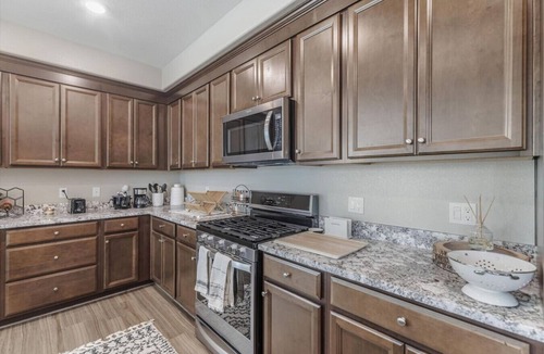 Edenvale Apartment | LUXE 2BD Condo w/Amenities