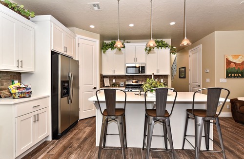 St. George Villa | Luxe 3BR on the 9th Hole - Steps to Pool & Hot Tub