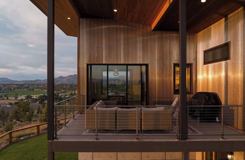 Terrebonne House | Luxe 4BR/3BA Retreat on 10 Private Acres Hot Tub Smith Rock & 9 Cascade Peak