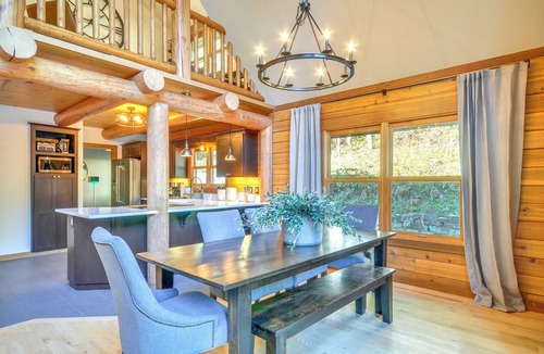 Gaston Cabin | Luxe Cabin in the Woods: Walk to Lake!