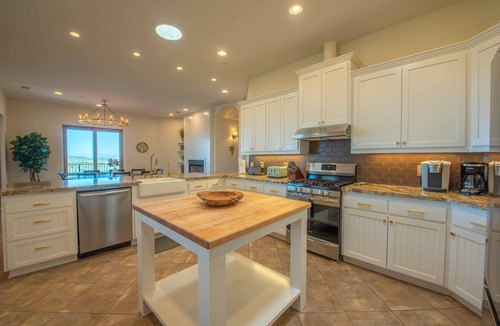 Bradley House | Luxe Estate @ Lake Naci w/pool, 2 hot tubs & game room.
