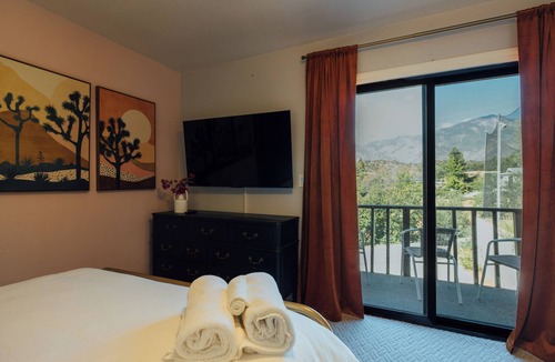 Yucaipa House | Luxe Hilltop Haven Spa, Game Room, Firepit & Views Sleeps 20