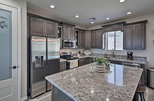 Sunridge Estates House | Luxe Home w/OHV Access, 5 Mi to Lake Mohave!