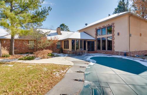 Vinita House | Luxe Home w/Private Pool & Game Room in Vinita