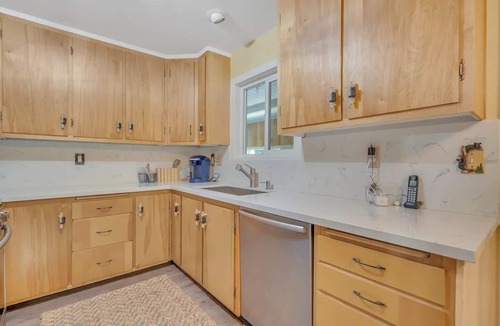 Croft House | Luxe Private Mountainside Getaway in Pioneer!