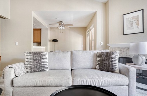 Santa Clara Apartment | Luxe Santa Clara 2BR w/ W/D, Gym, Pool, walk to Safeway, by Blueground