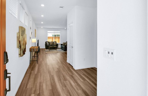 Brentwood House | LuxeAM4: Modern, Sleek 4BR, Brand New & Stylish
