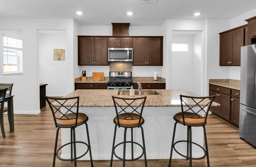 Brentwood House | LuxeAM4: Modern, Sleek 4BR, Brand New & Stylish