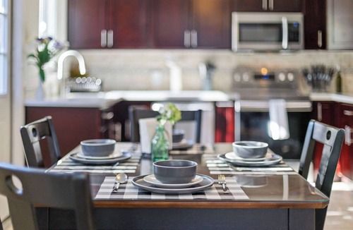 East Palo Alto House | Luxo Stays |Stanford| 3bd/2ba #pet #comfy