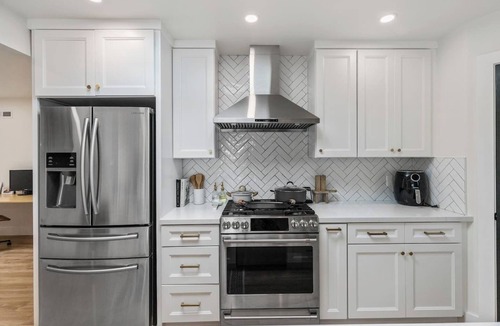 Serra Highlands House | LuxoStays | ! Modern 3B #KING bed #SFO#Family