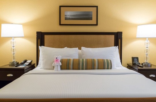 Carlsbad Village Other | Luxurious 1 bedroom, 1 bath condo - Carlsbad Inn Beach Resort! Best Rates!