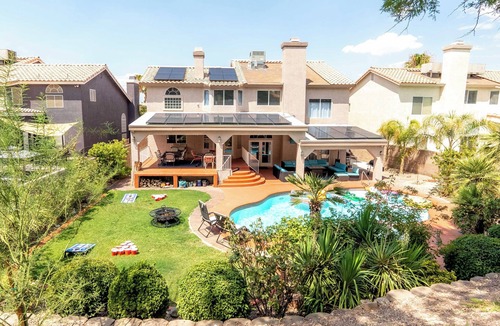 Green Valley North Villa | Luxurious 5-bedroom villa l 8 mins from Las Vegas Strip