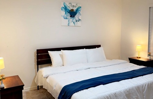Estrella Village House | Luxurious 6 bedroom Phoenix Retreat!