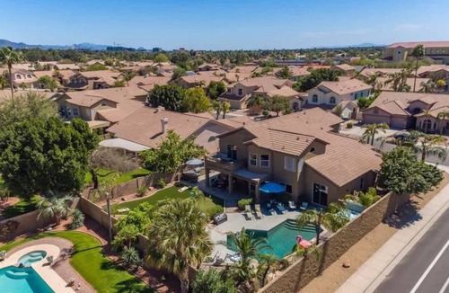 Arabian Crest House | Luxurious All In 1+HtdPool+HotTub+ArcadeGames+More