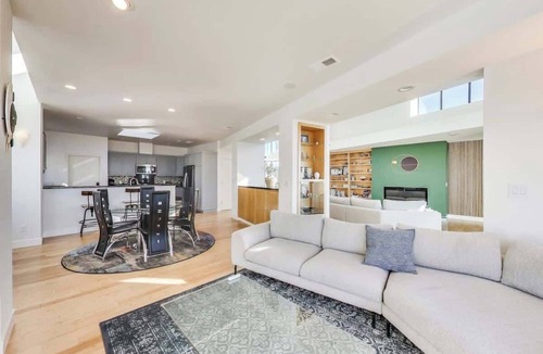 Piedmont House | Luxurious Hillside Home w/AC & Gorgeous SF Views!