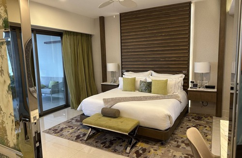 San Jose del Cabo Hotel | Luxurious resort suite in Cabo San Lucas ready for your New Years celebrations.