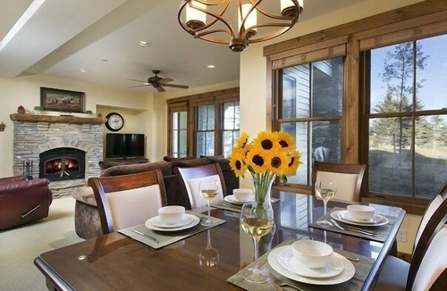 Mammoth Lakes House | Luxury 2 Bedroom 2.5 Bath Townhome Adjacent to the Snowcreek Golf Course