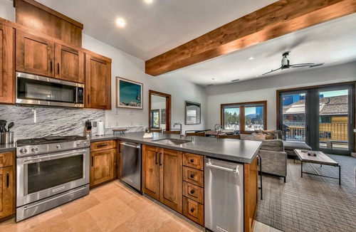 Lakeside Park Condo | Luxury 2Br Residence steps from Heavenly Village & Gondola Book 7 Nights for 10% Off by RedAwning