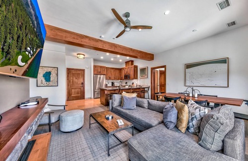 Lakeside Park Condo | Luxury 2Br Residence steps from Heavenly Village & Gondola Book 7 Nights for 10% Off by RedAwning