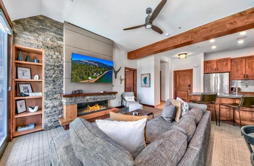 Lakeside Park Apartment | Luxury 2Br Residence steps from Heavenly Village & Gondola condo