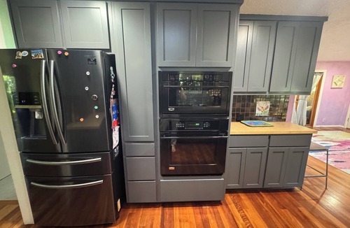 Western House | Luxury 3-bed 2-bath forest home in the city - 2.5 miles to UofO & Hayward Field