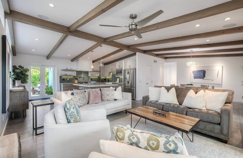 Cardiff-by-the-Sea House | Luxury 3-Bed Beach Cottage with Hot Tub, Fire Pit, BBQ - Walk To Beach