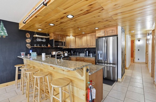 Meadow View Heights Apartment | Luxury 3 bedroom apartment with amazing view