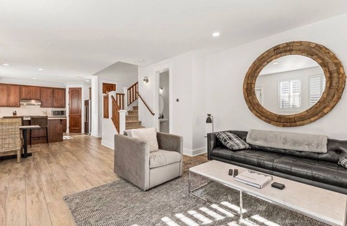 Flagstaff House | Luxury 3-bedroom +den house with AC among Ponderosa pines Flagstaff