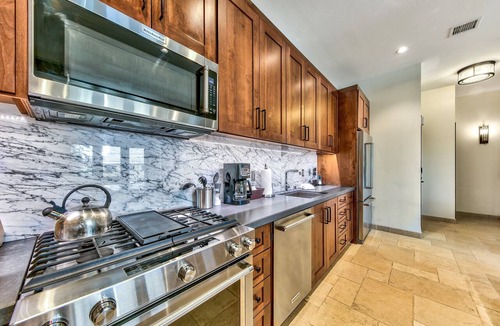 South Lake Tahoe Condo | Luxury 3Br Residence steps from Heavenly Village & Gondola