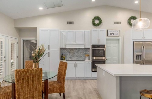 Fountain Hills House | Luxury 4 Bedroom Desert Retreat Sleeps 14 Hot Tub