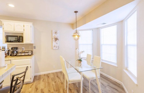 Chico House | Luxury 4 BR Family Home w/ King Suite + Game Room + Near Enloe/CSU/Downtown