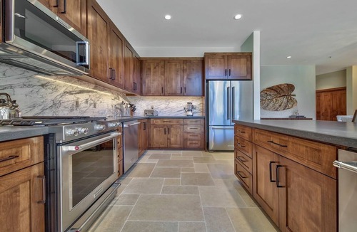 Lakeside Park Condo | Luxury 4Br Residence steps from Heavenly Village & Gondola by RedAwning