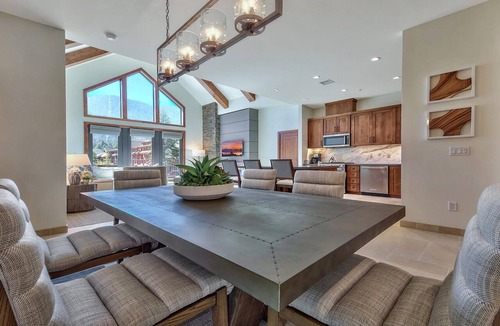 Lakeside Park Condo | Luxury 4Br Residence steps from Heavenly Village & Gondola by RedAwning