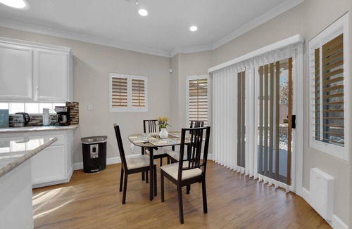 Spring Valley House | Luxury 5-bedroom house near to Strip