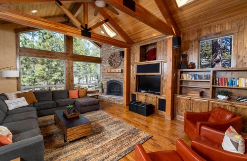 Sunriver House | Luxury 5 Master On-Suites, Fully Stocked Chef’s Kitchen, Blackstone, Hot Tub