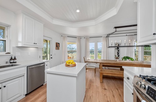 Atascadero House | Luxury 5BR Great Location Sleeps 15