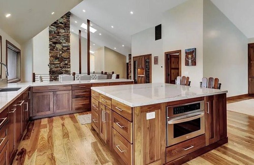 Penn Valley House | Luxury 85 acre Estate on private lake with Vinyard views