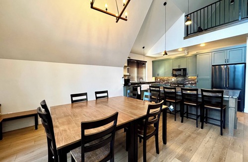 Meadow View Heights Cabin | Luxury A-Frame - Sauna - Hot Tub - Bunk Room – Sleeps 10 – L2 EV Charger
