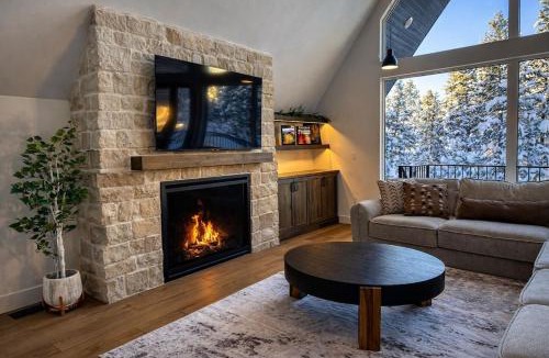 Meadow View Heights House | Luxury A-Frame w Sauna & Hot Tub that sleeps 10
